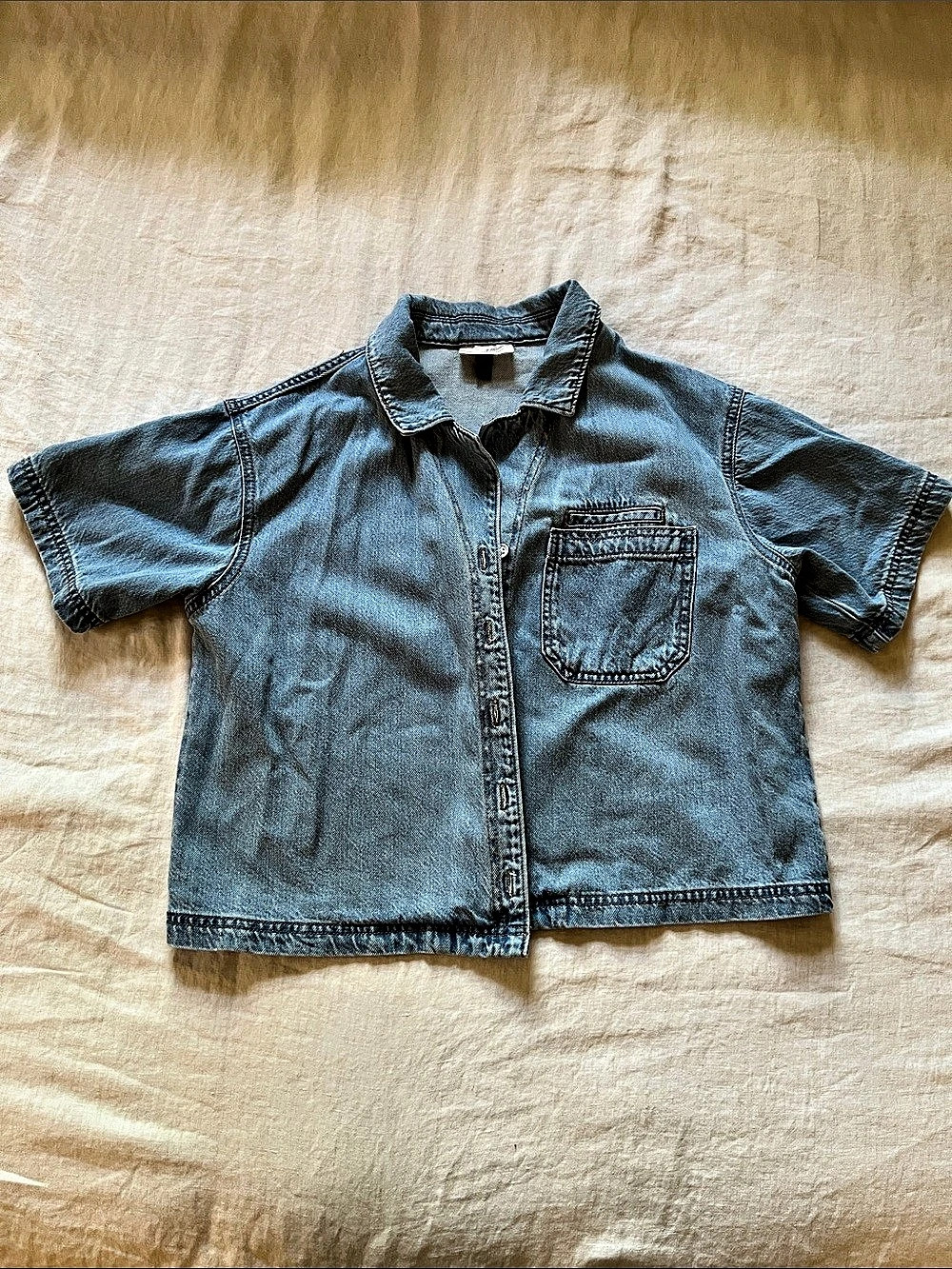 Universal Thread Denim Short Sleeve Button Down Size Small